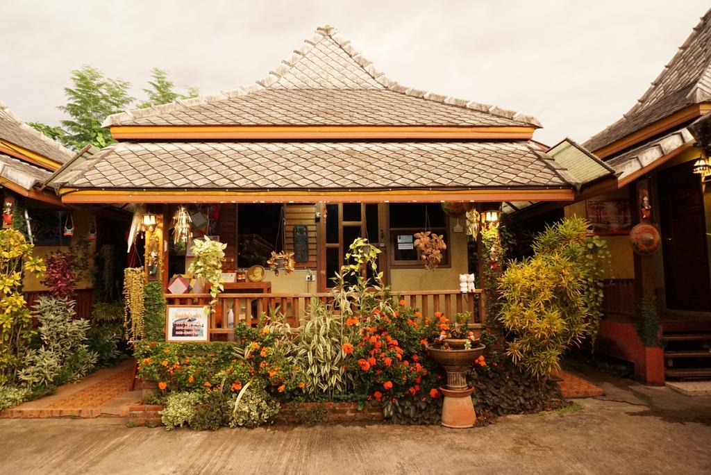Huen Kham Kong Guesthouse Mae Sariang Exterior foto