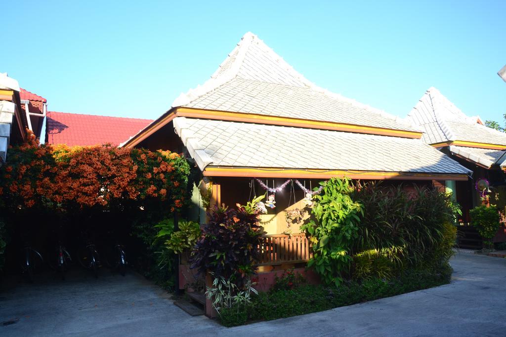 Huen Kham Kong Guesthouse Mae Sariang Exterior foto
