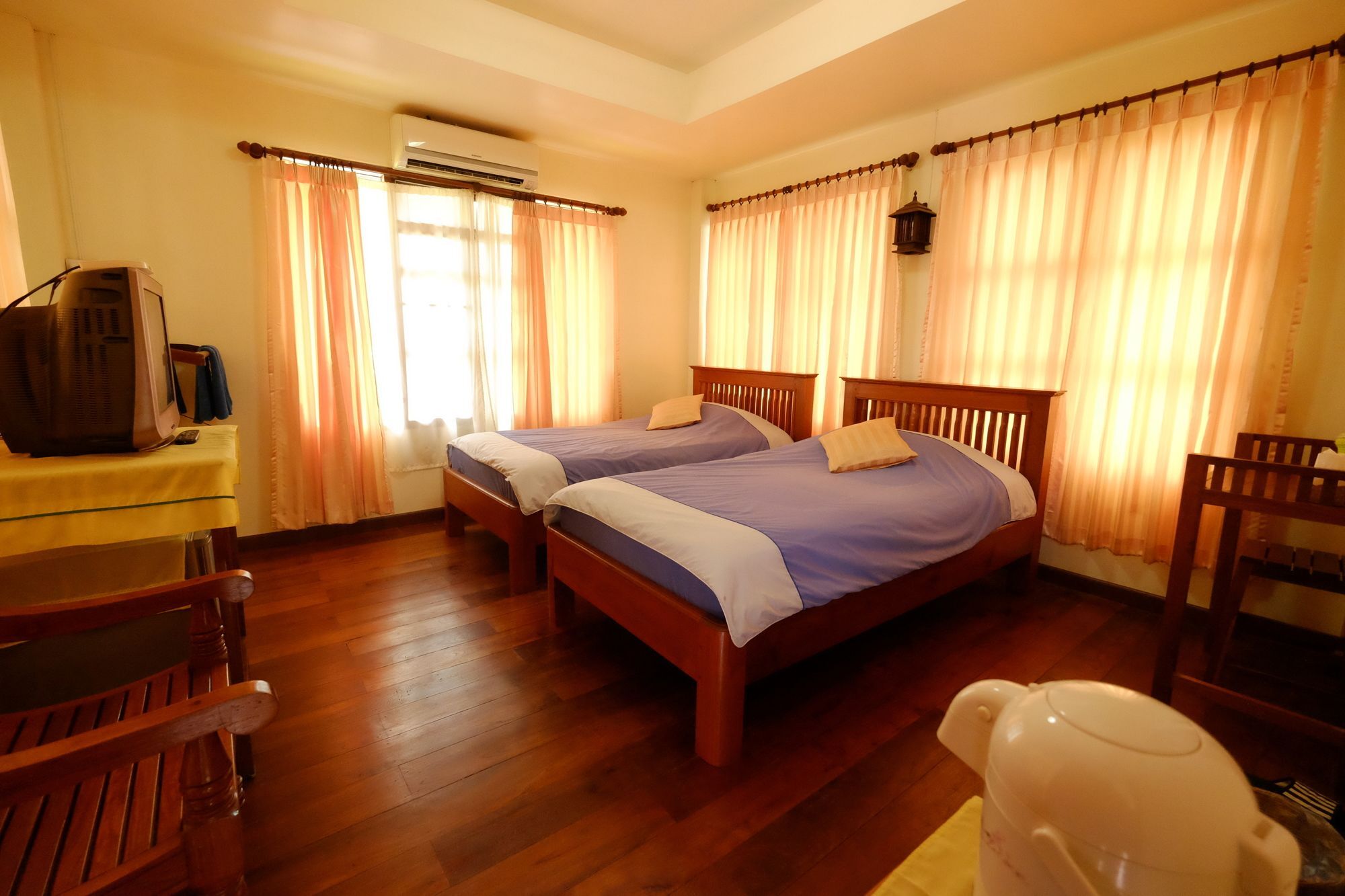 Huen Kham Kong Guesthouse Mae Sariang Exterior foto